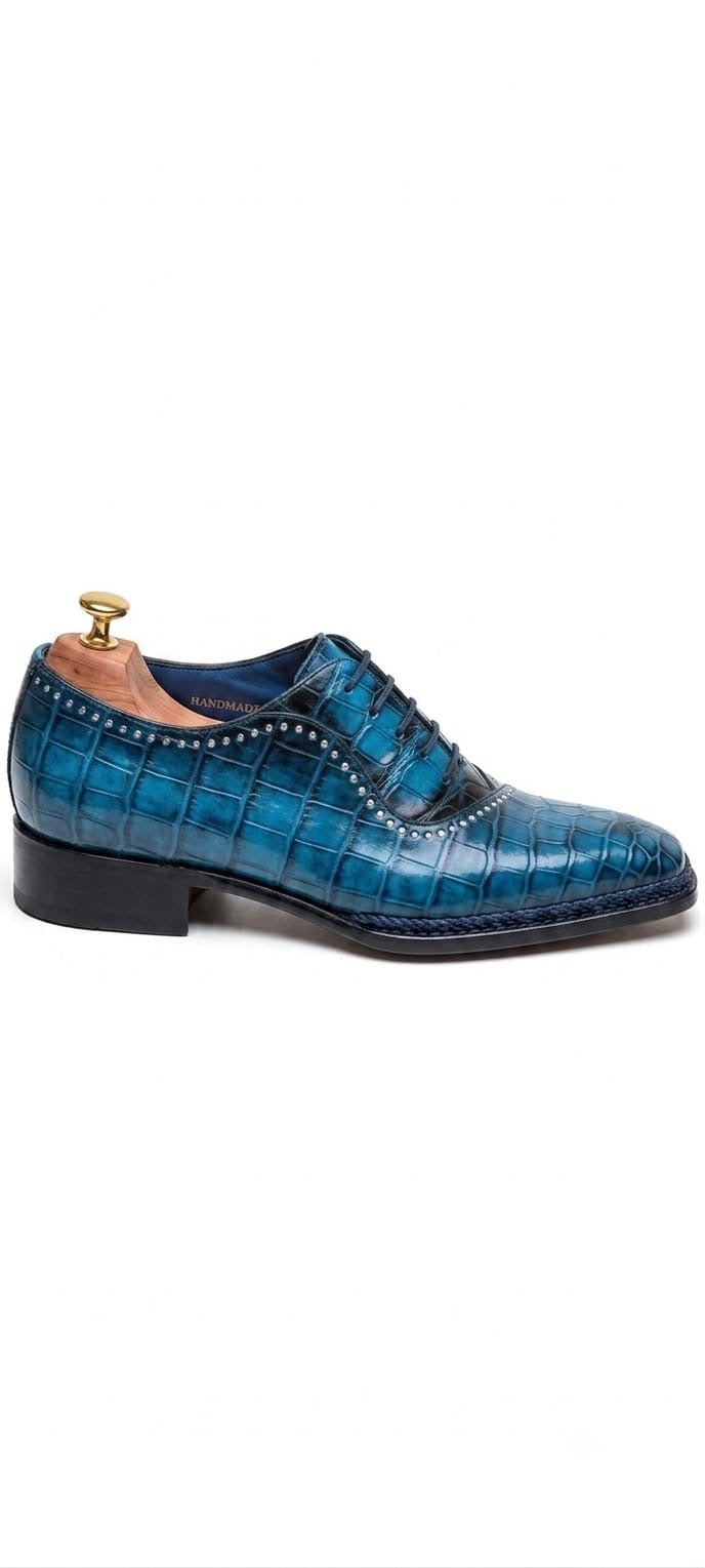 Blue crocodile wingtip