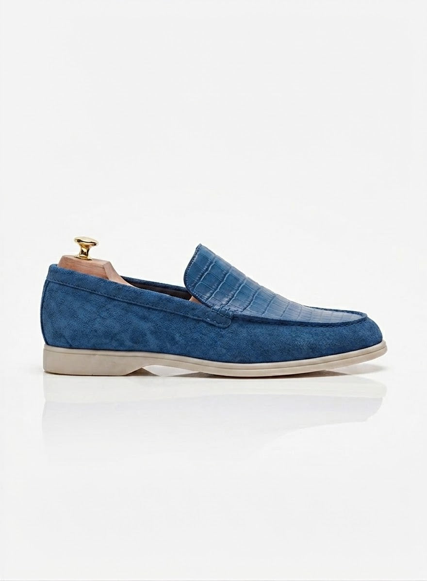 Blue Crocodile-original Suede Loafers
Handcrafted Luxury Footwear with Sleek Wooden Shoe Trees