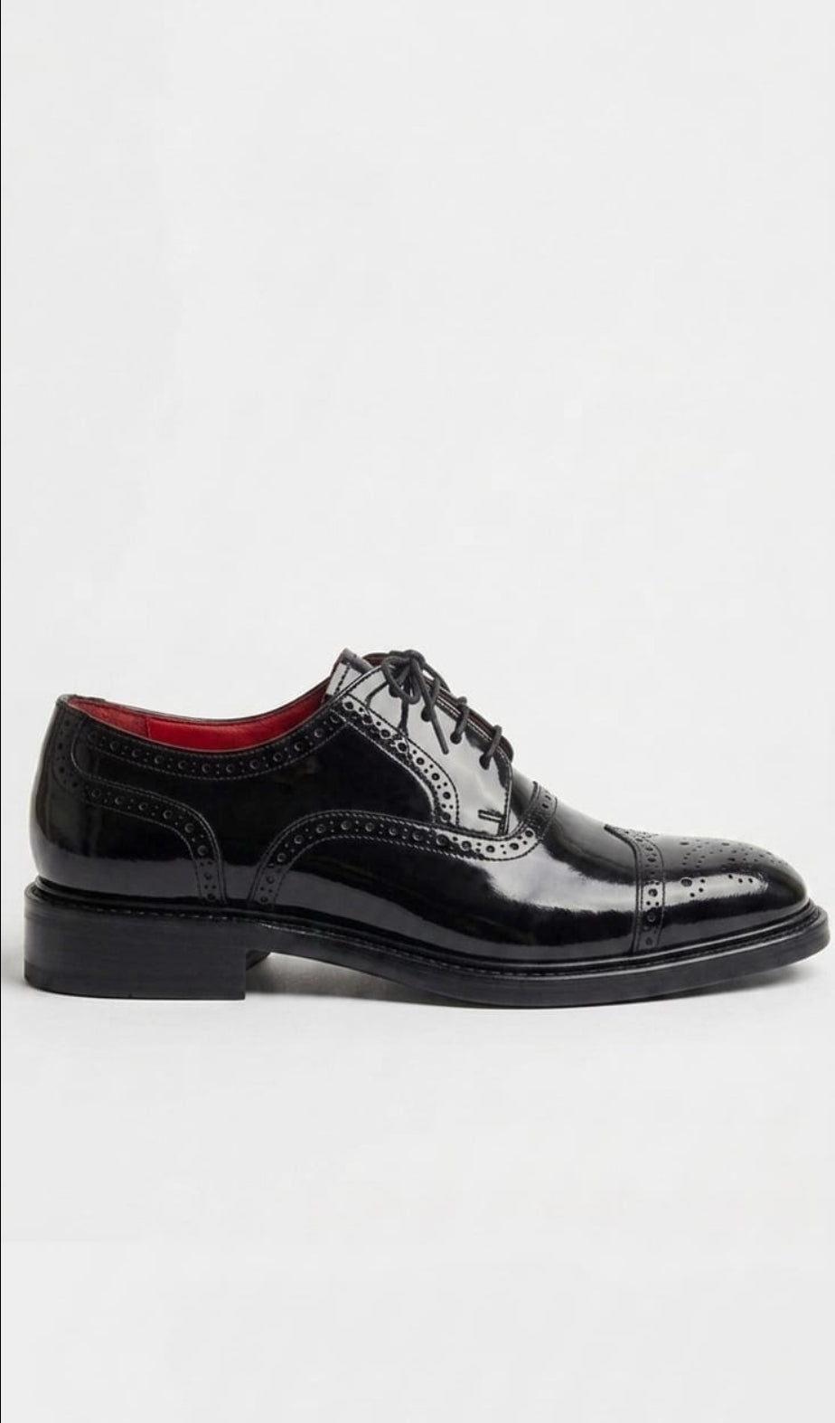 Black wingtip derby