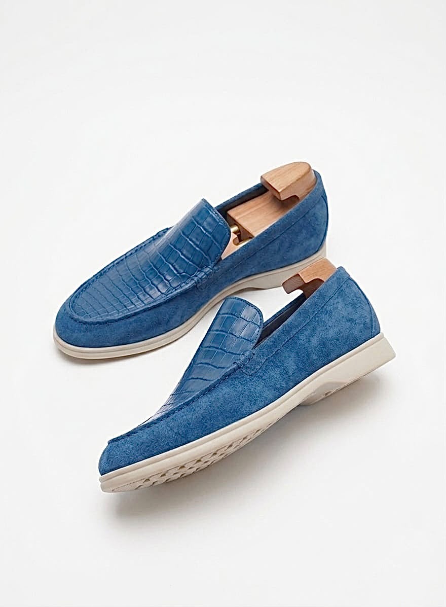 Blue Crocodile-original Suede Loafers
Handcrafted Luxury Footwear with Sleek Wooden Shoe Trees